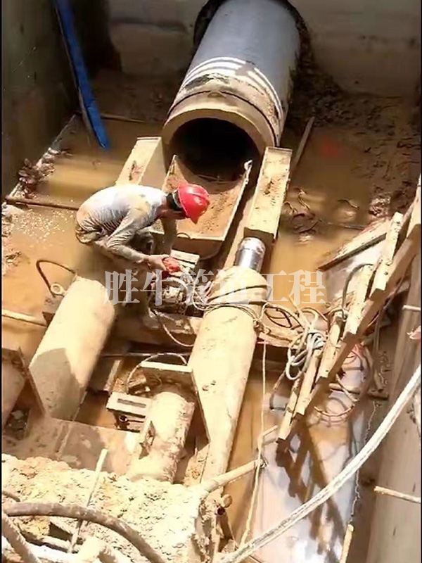 免费看片黄下载為何成為地下管線作業的重要力量？
